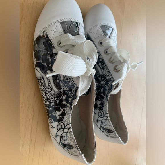 Semler Select - Women’s Shoes - Picture 2 of 5